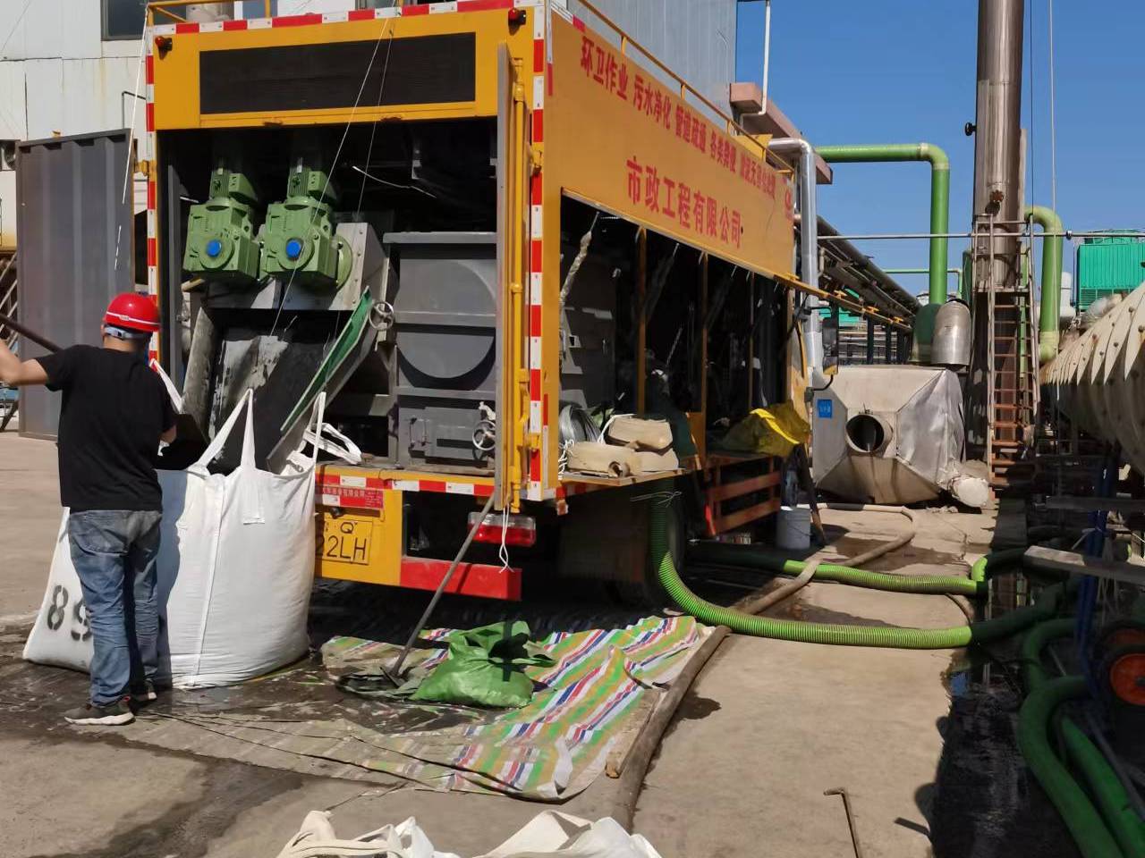 多文镇淤泥压干处理