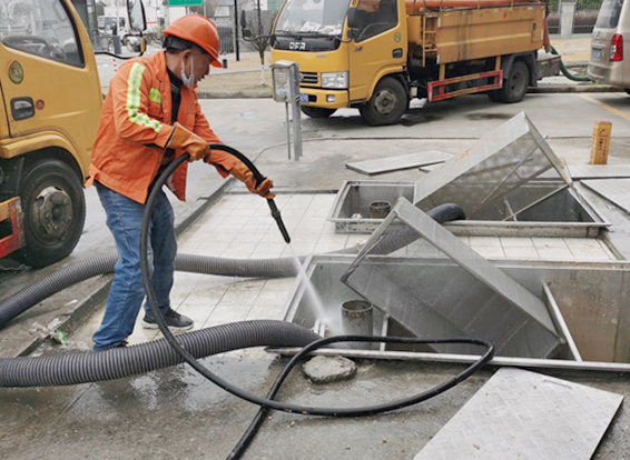 多文镇隔油池清理